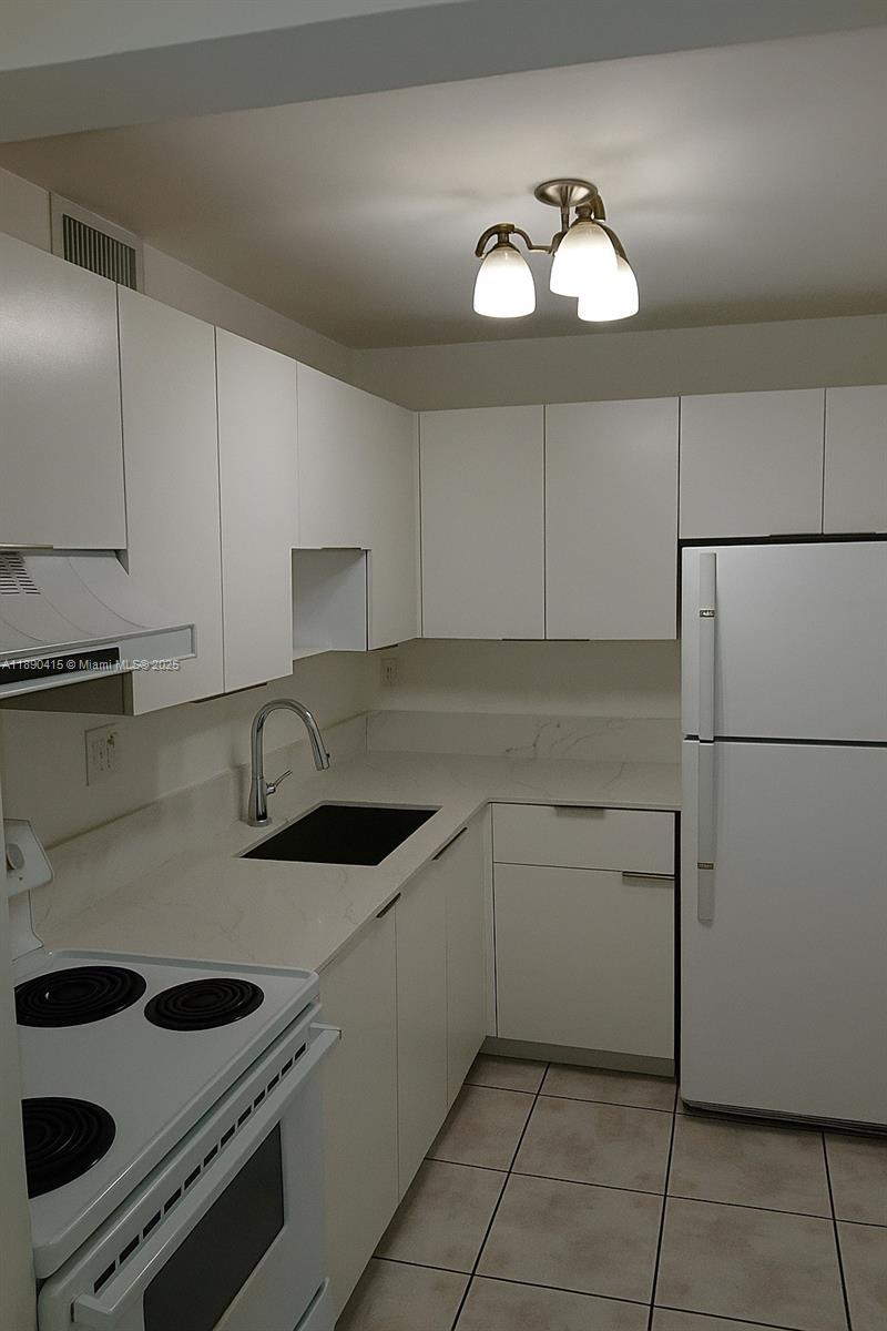 8405 Nw 8th St 311, Miami