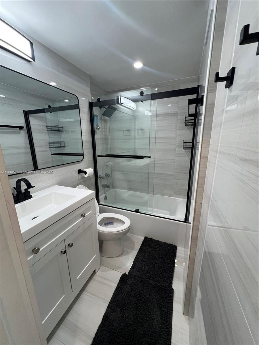 255 W 24th St 405, Miami Beach