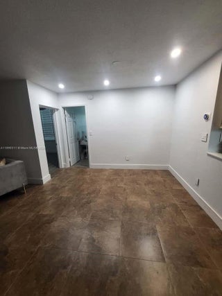 Photo of Listing #A11890311