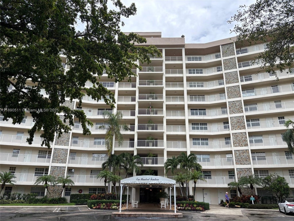 3507 Oaks Way 805, Pompano Beach