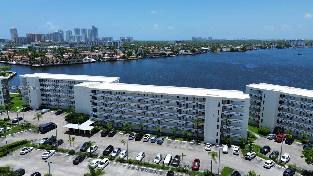 3010 Marcos Dr R110, Aventura