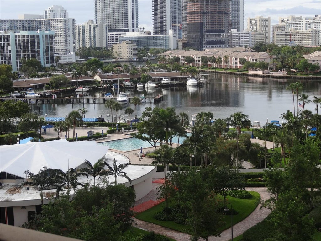 600 Three Islands Blvd 817, Hallandale Beach