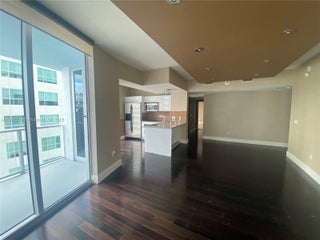 Photo of Listing #A11892278