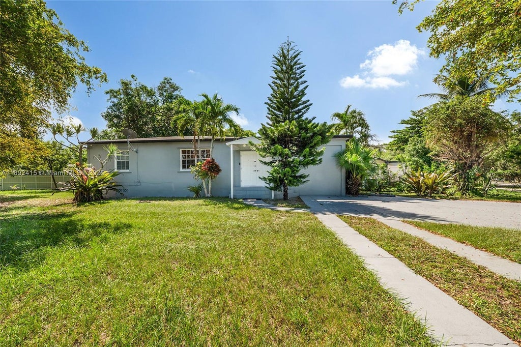 1590 Ne 141st St 1, North Miami