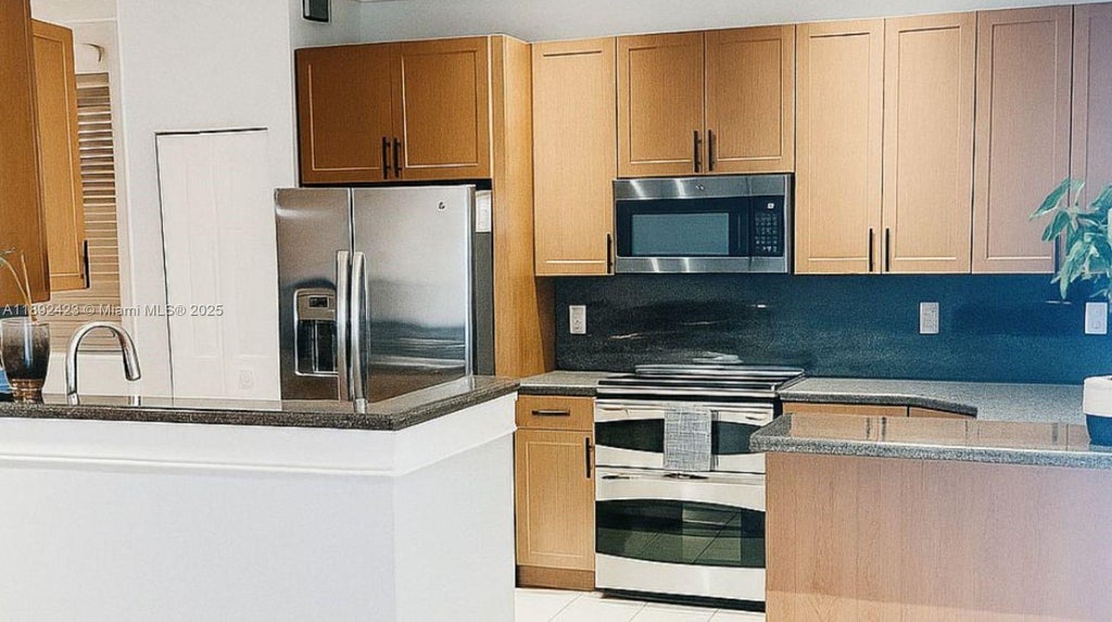 1529 Salerno Cir, Weston