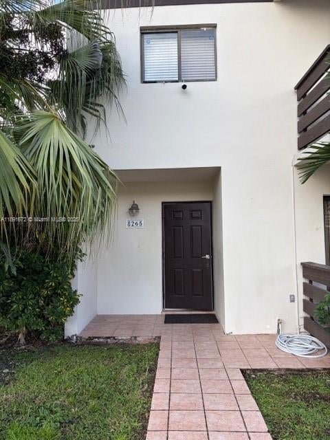 8265 Nw 7th St 8265, Miami