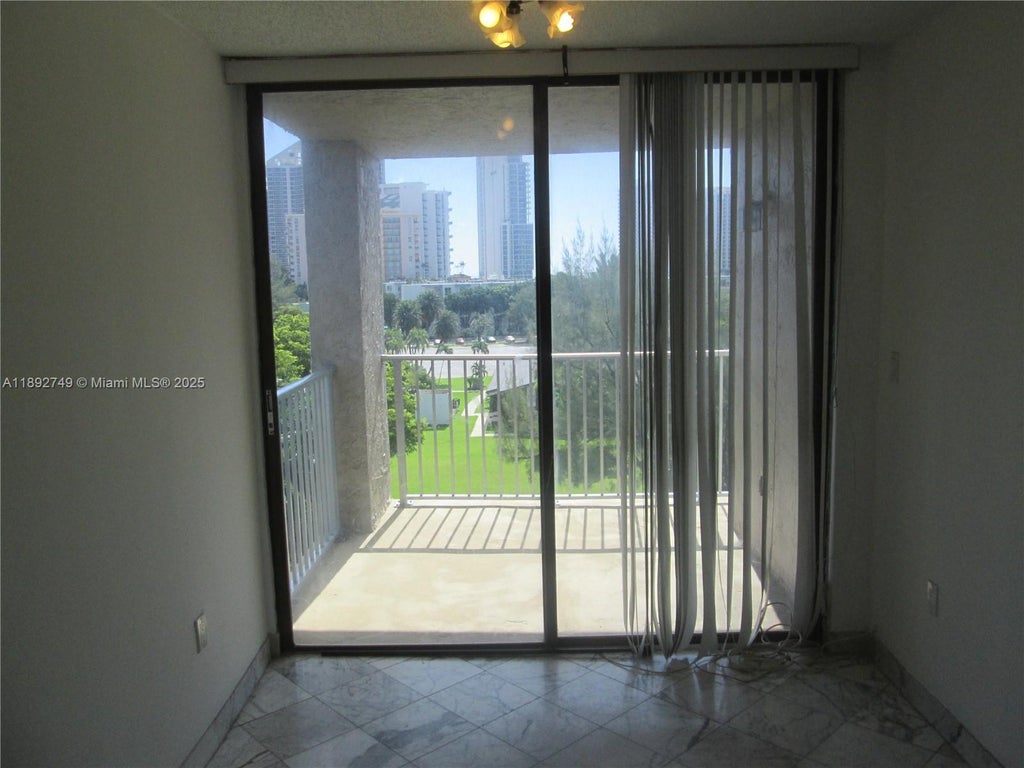 17600 N Bay Rd N702, Sunny Isles Beach