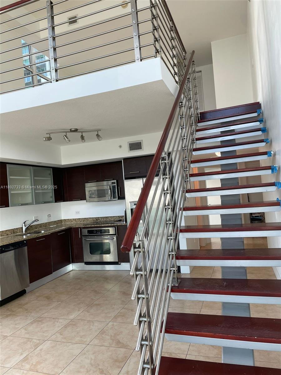 41 Se 5th St 1001, Miami