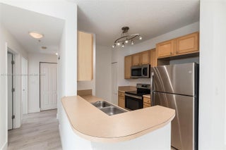 Photo of Listing #A11892825