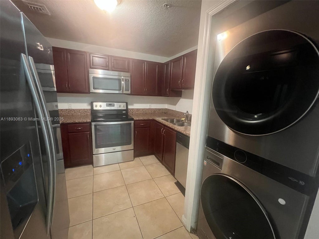 5271 Sw 8th St 311, Miami