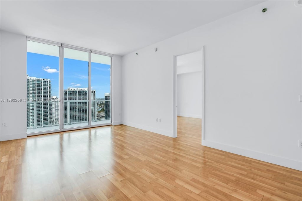 55 Se 6th St 4100, Miami