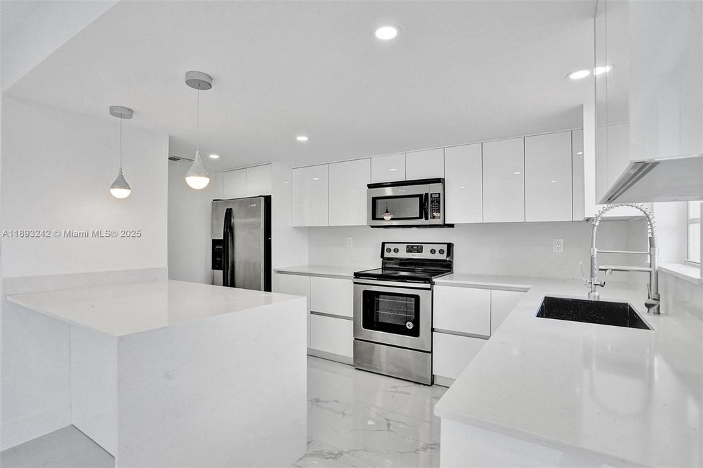 606 Nw 107th Ave 2c, Miami