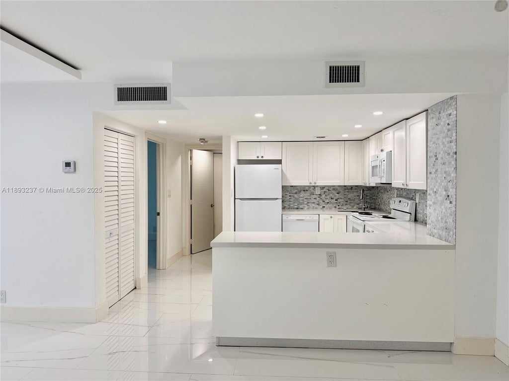 5415 Collins Ave 304, Miami Beach