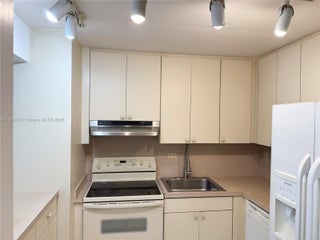 Photo of Listing #A11893425