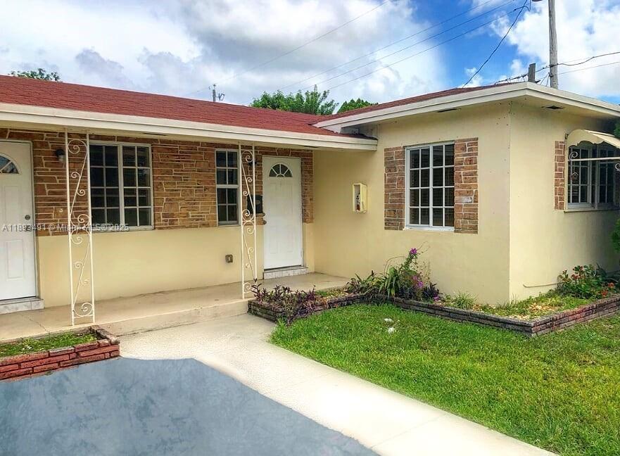 800 Ne 7th St 1-4, Hallandale Beach