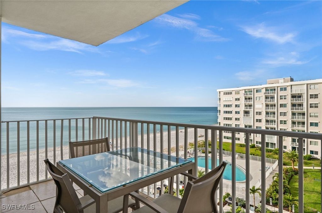 3443 Gulf Shore Blvd N 613, Naples