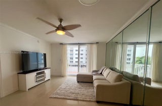 Photo of Listing #A11893510