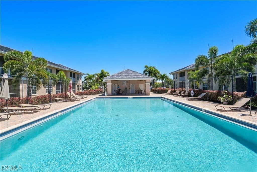 8342 Bernwood Cv Loop 807, Fort Myers