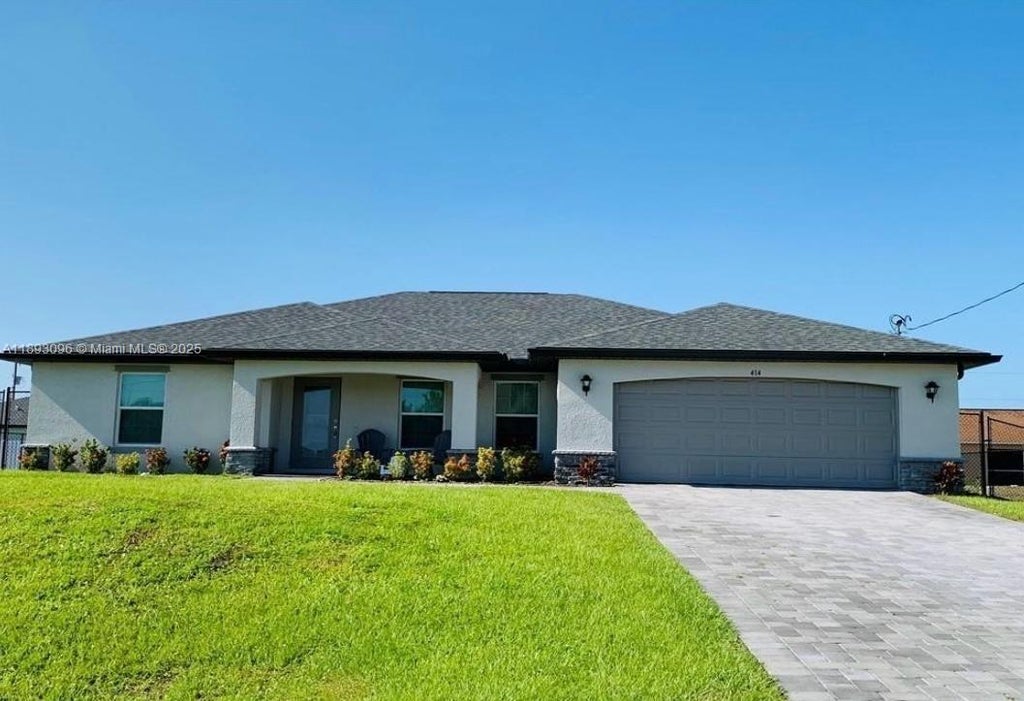 414 Nw 23rd Ter, Cape Coral