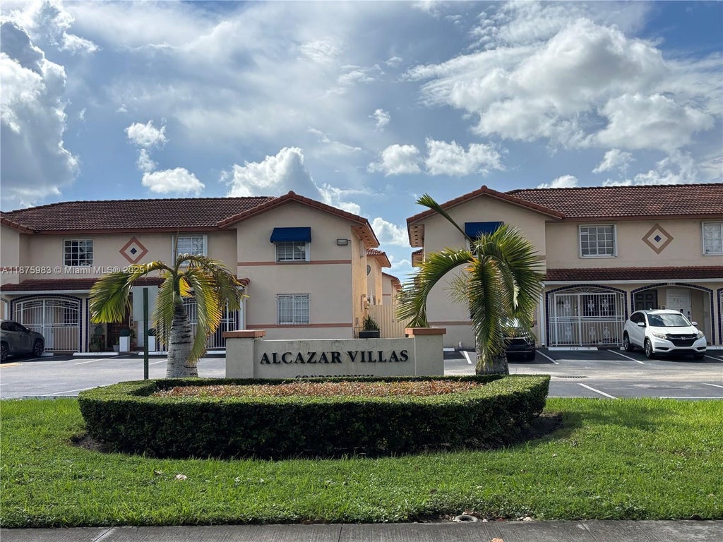 2238 W 74th St 201-26, Hialeah