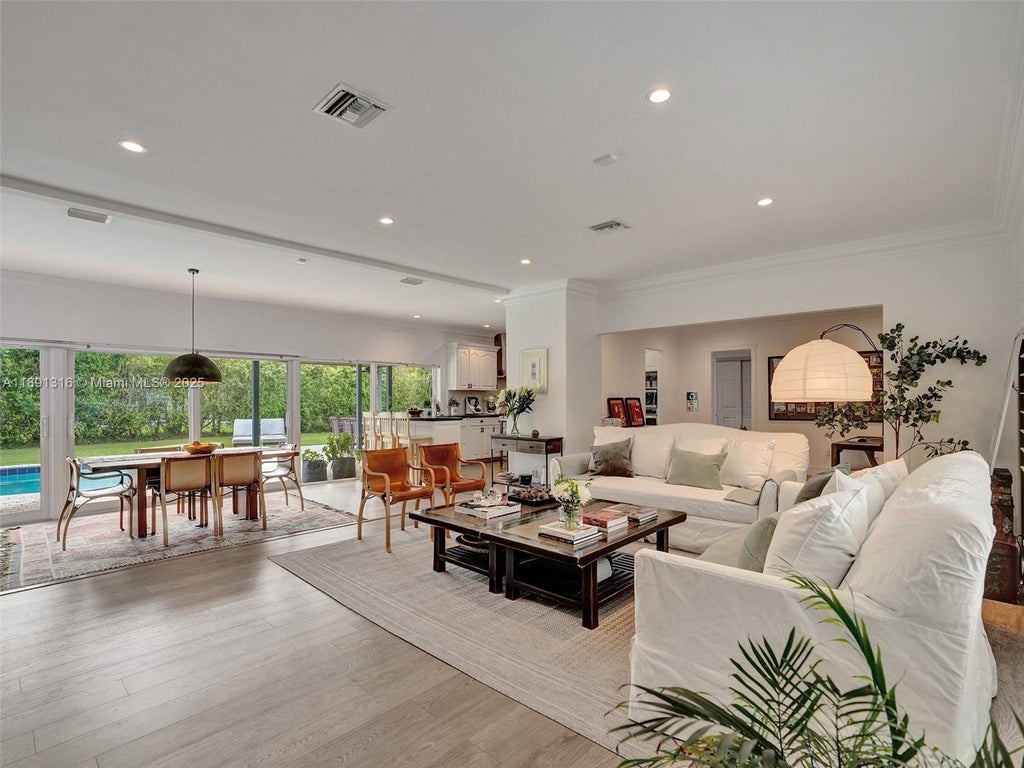 13555 Sw 74th Ave 13555, Pinecrest