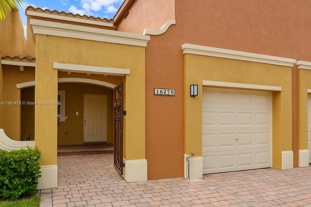 15270 Sw 30th Ter, Miami