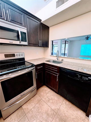 Photo of Listing #A11893992