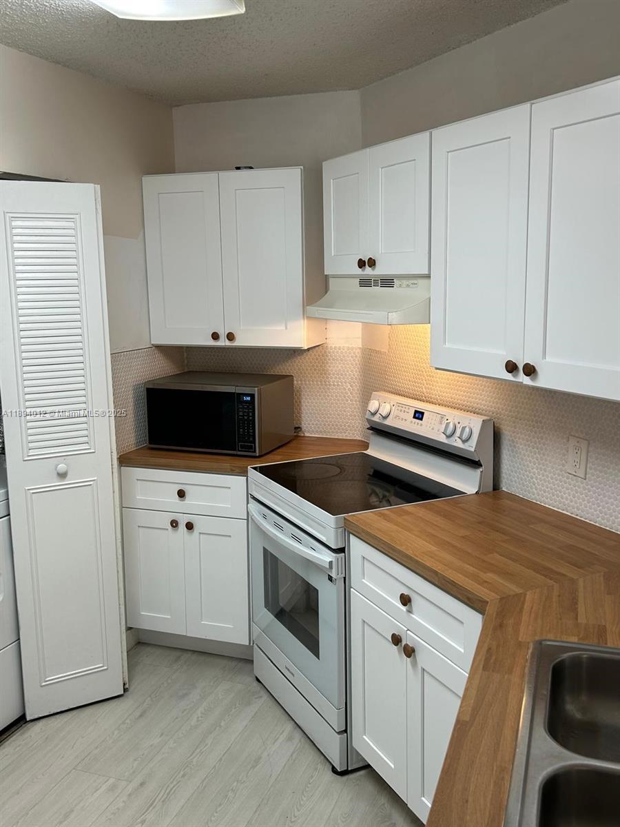 6280 Nw 186th St 112, Hialeah