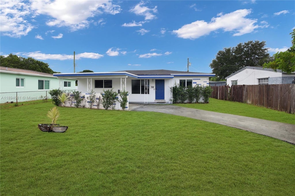 7410 Fillmore St, Hollywood