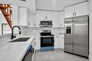 Photo of Listing #A11894375