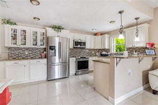 Photo of Listing #A11894142