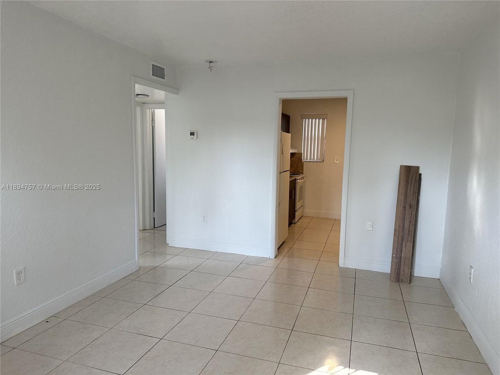 1851 Ali Baba Ave 4, Opa Locka