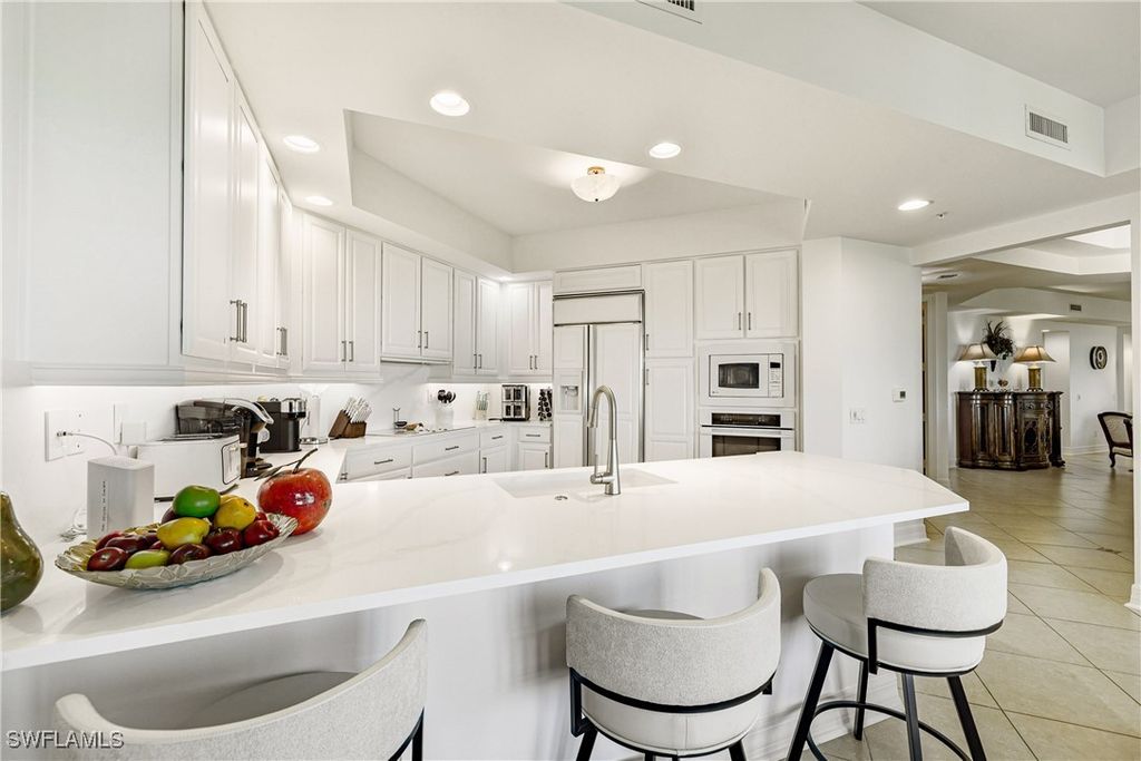 295 Grande Way 505, Naples