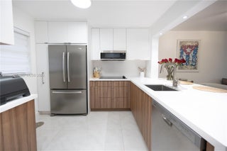 Photo of Listing #A11895097