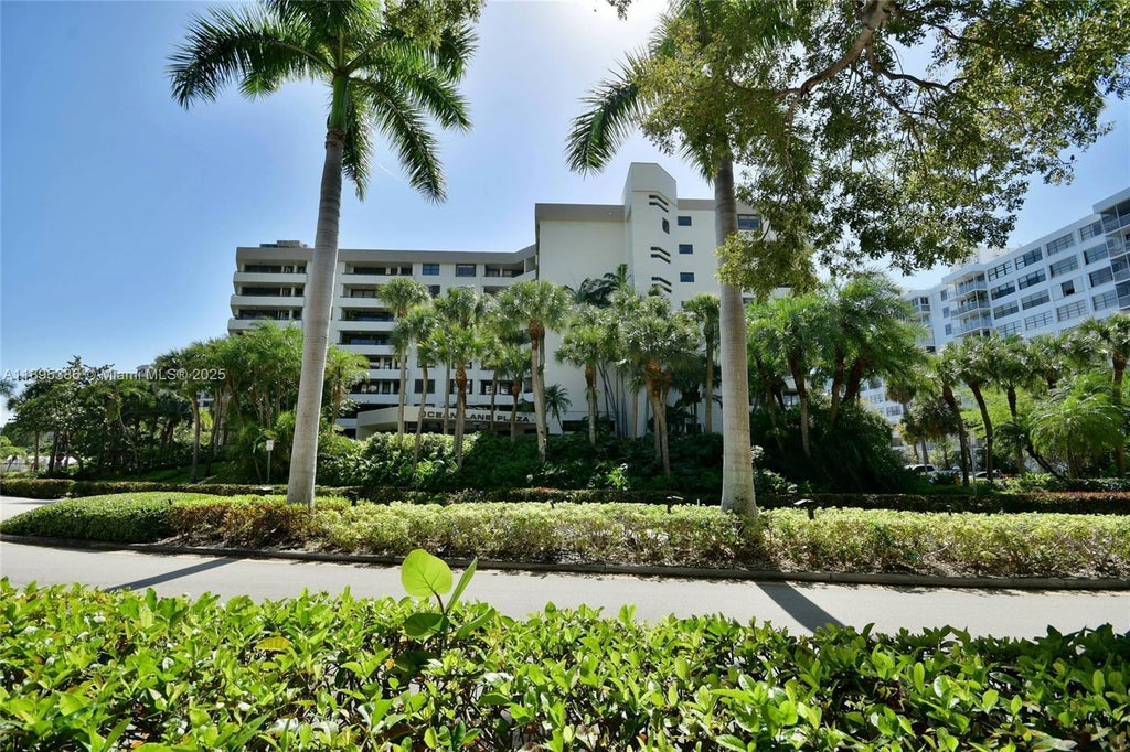 170 Ocean Lane Dr 311, Key Biscayne