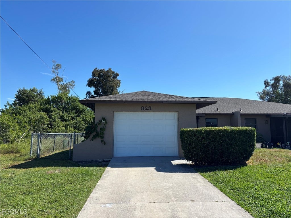 323 Nw 16th Pl, Cape Coral