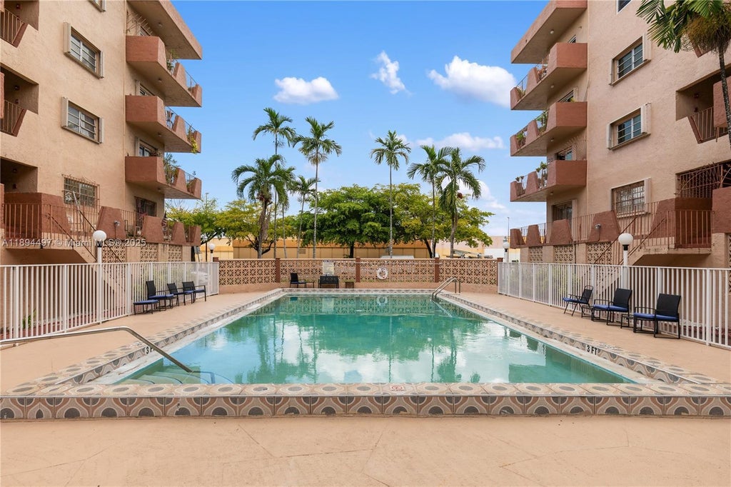 1630 W 46th St 514b, Hialeah