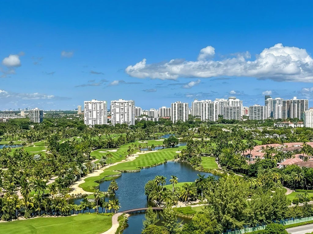 3300 Ne 192nd St Ph10, Aventura