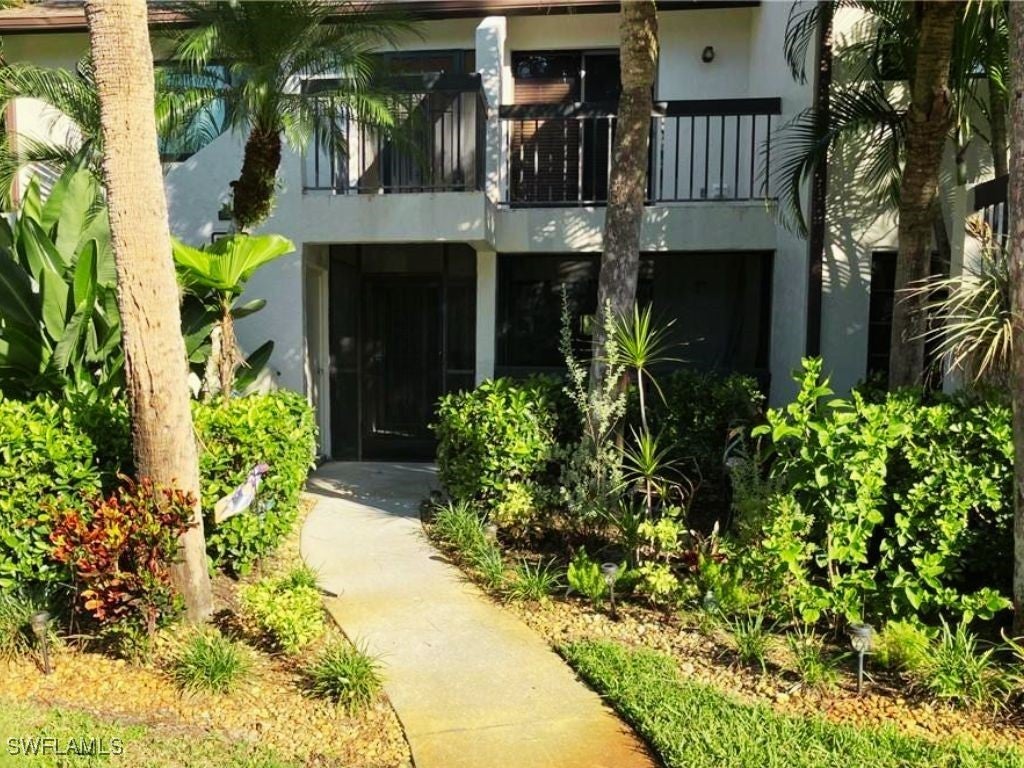 1826 Kings Lake Blvd 7, Naples