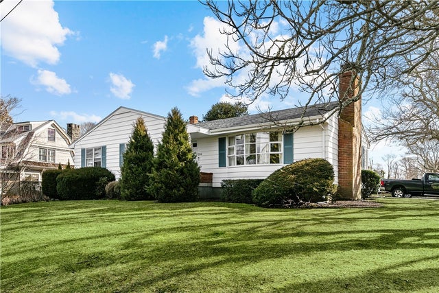 214 Coggeshall Ave, Newport