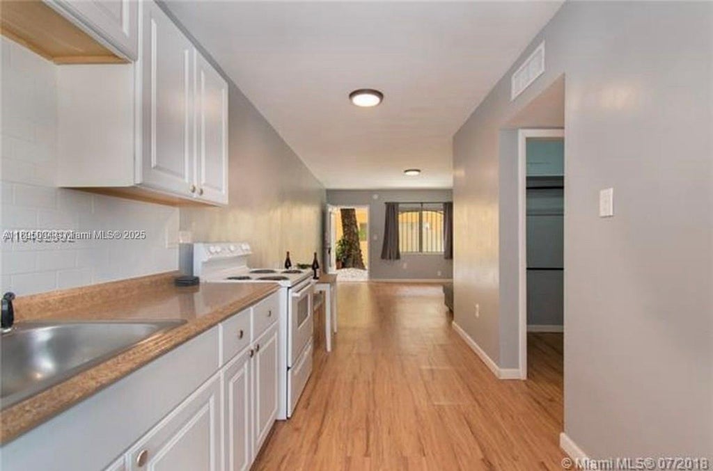 75 Washington Ave 9, Miami Beach