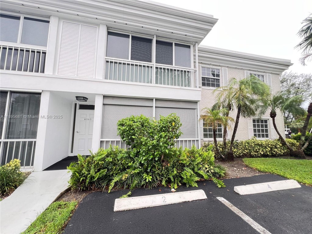 6385 Bay Club Dr 2, Fort Lauderdale