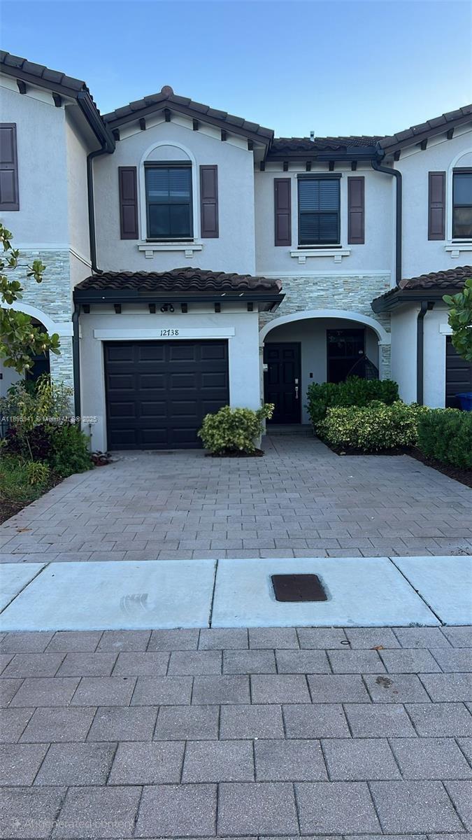 12738 Sw 230th Ter ., Miami