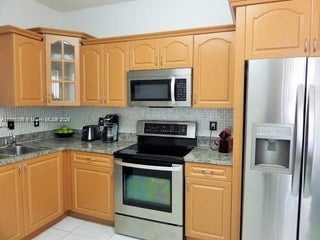 Photo of Listing #A11896096