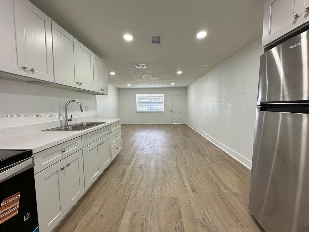 116 Nw 2nd Ave A, Hallandale Beach