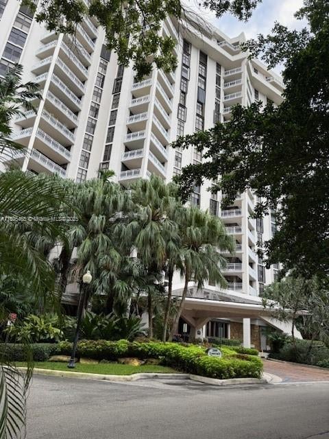2000 Towerside Ter 1209, Miami