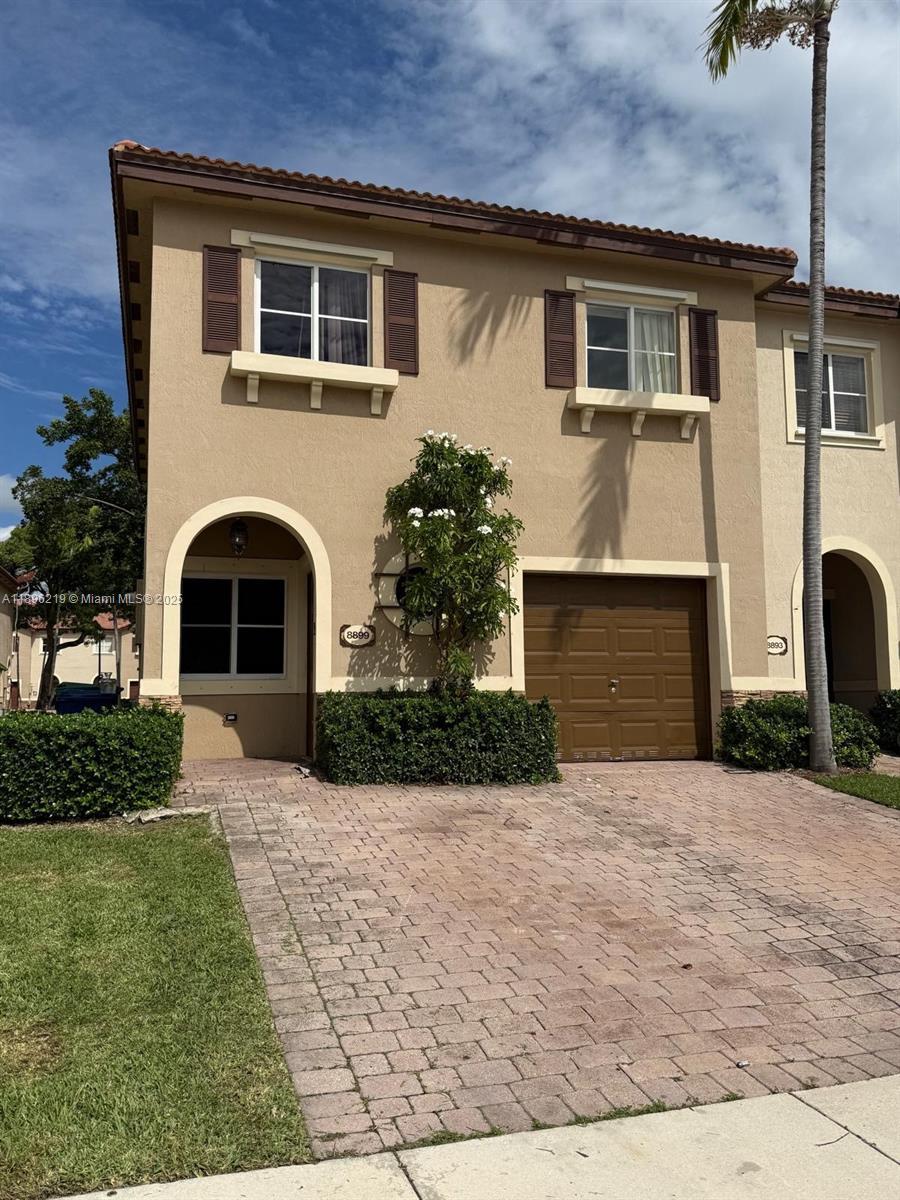 8899 Sw 220th Ln 8899, Cutler Bay