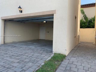 Photo of Listing #A11896479