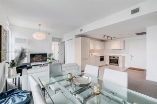 Photo of Listing #A11896724