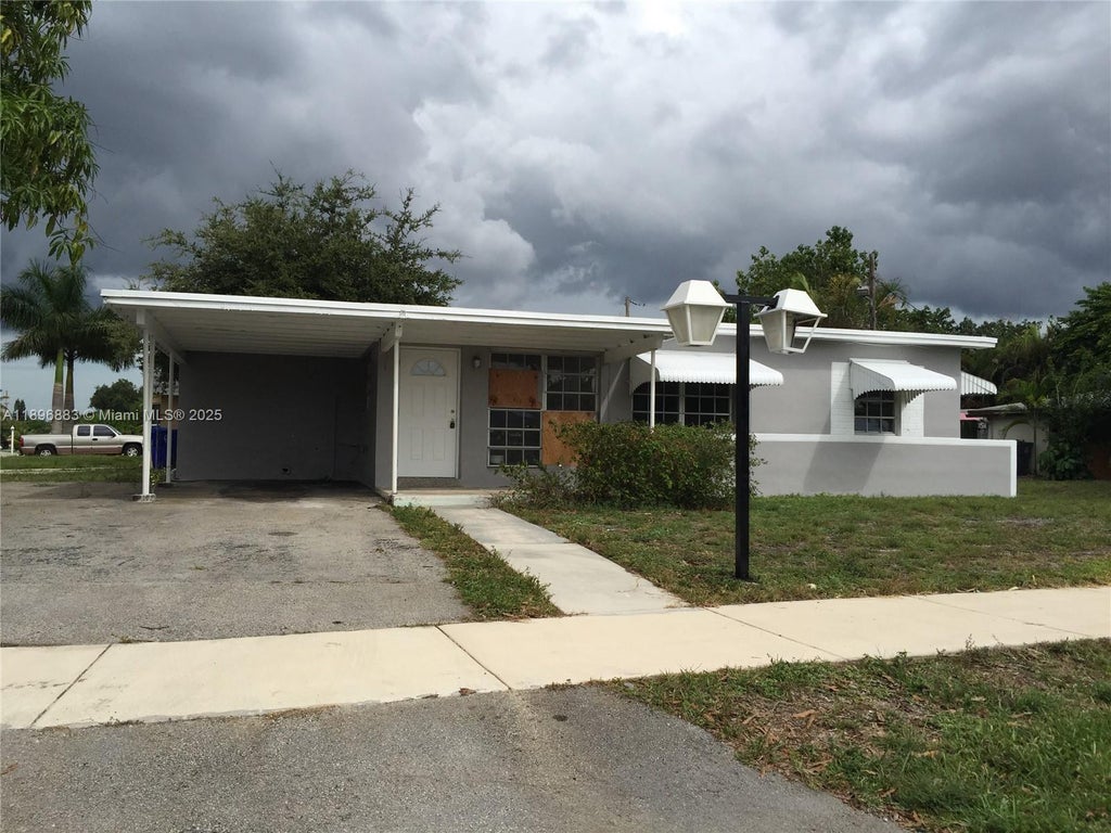 4270 Sw 36th St, West Park